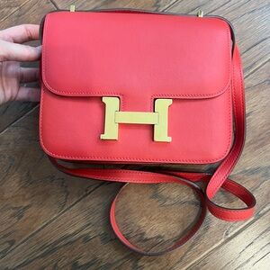 Elegant Red Leather Shoulder Bag